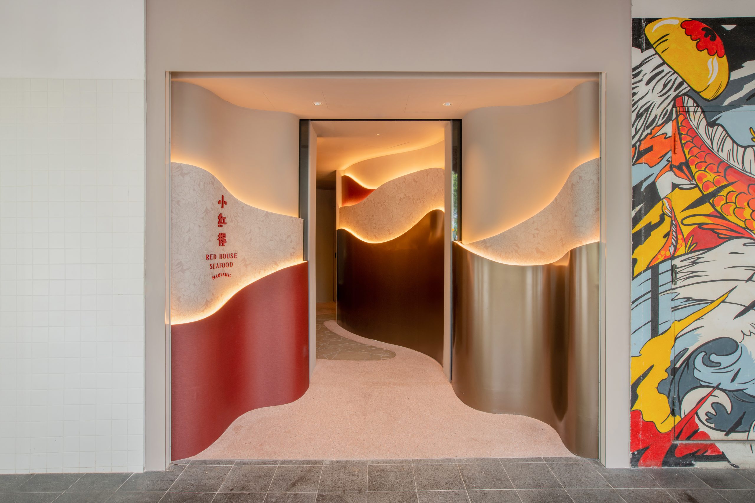 レッドハウス シーフード レストラン・クラークキー店にて日本語ガイドがお待ちしています